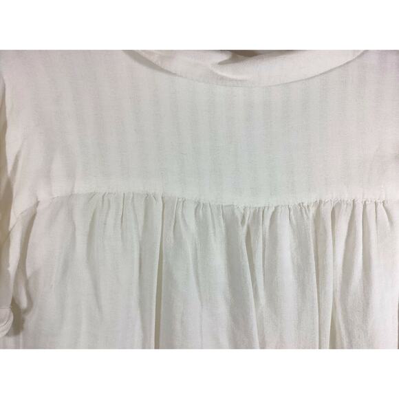 Zara Button-Down Shadow Stripe Short Sleeve White V-Neck Top - Picture 3 of 5